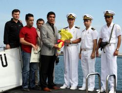 Denizaltıda ağırlandılar